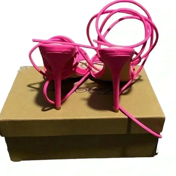 Hot Pink Long Ankle Strap HighHeel, Great Condition Size 7, 4 inch heel - Picture 4 of 6